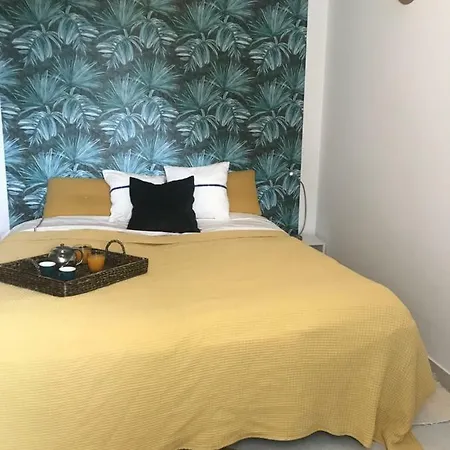Doris' Place- Garden Ταβίρα