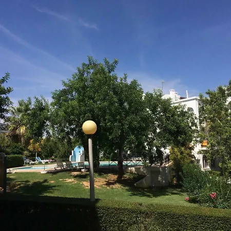 Doris' Place- Garden Ταβίρα