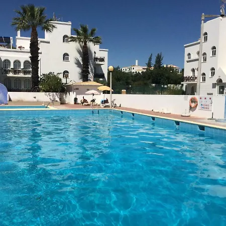 Doris' Place- Garden Tavira